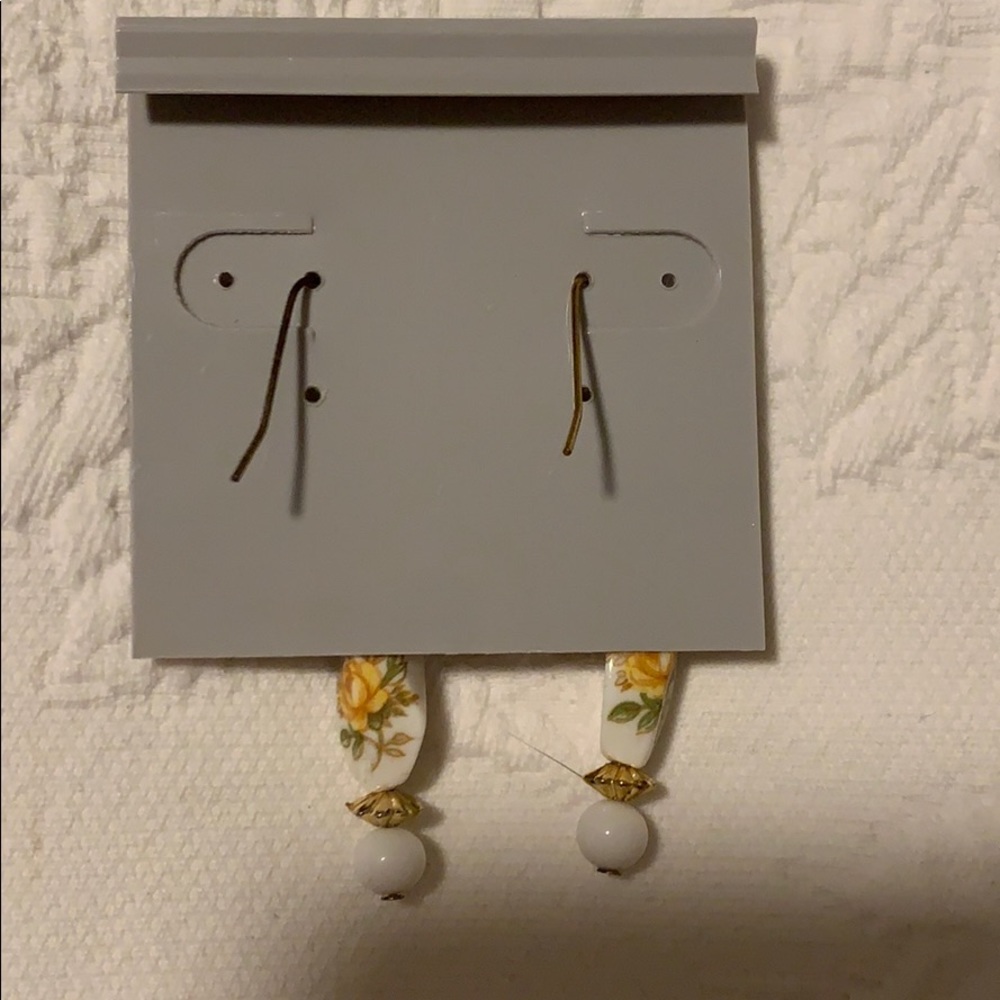 Earrings - Picture 2 of 3